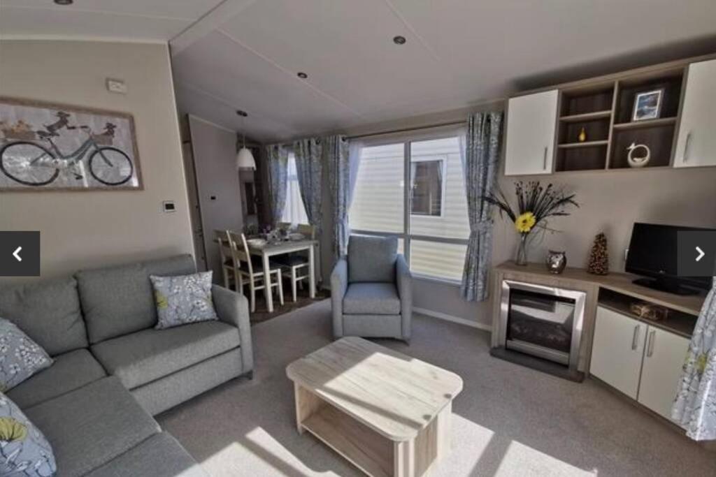 Glade Lodge- North Devon Coast, Bideford Bay Caravan Park Dış mekan fotoğraf