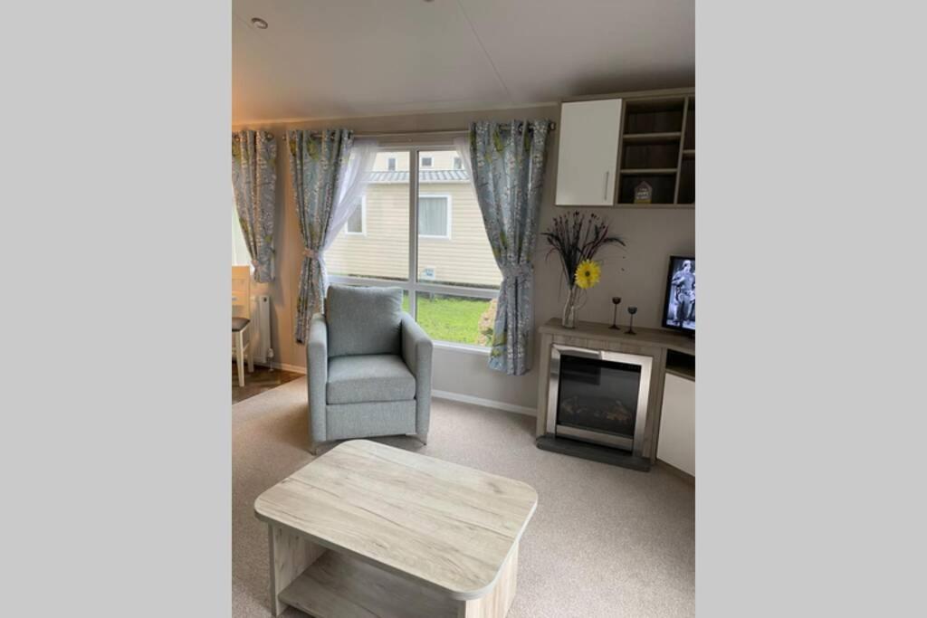 Glade Lodge- North Devon Coast, Bideford Bay Caravan Park Dış mekan fotoğraf
